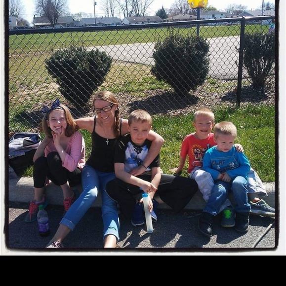 PLZ READ!  IN NEED OF SALES. - Picture 2 of 6